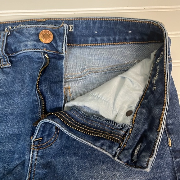 American Eagle Hi-rise Shortie cutoff Denim Shorts. Womens size 6 like new - Picture 8 of 9